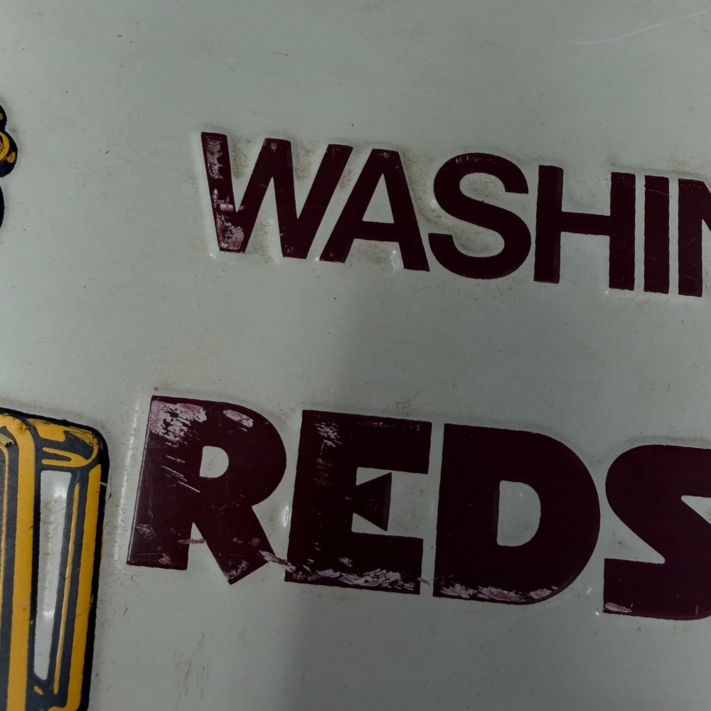 Vtg Washington Redskins NFL Metal License Plate Tag Helmet Logo Burgundy White - Picture 4 of 10